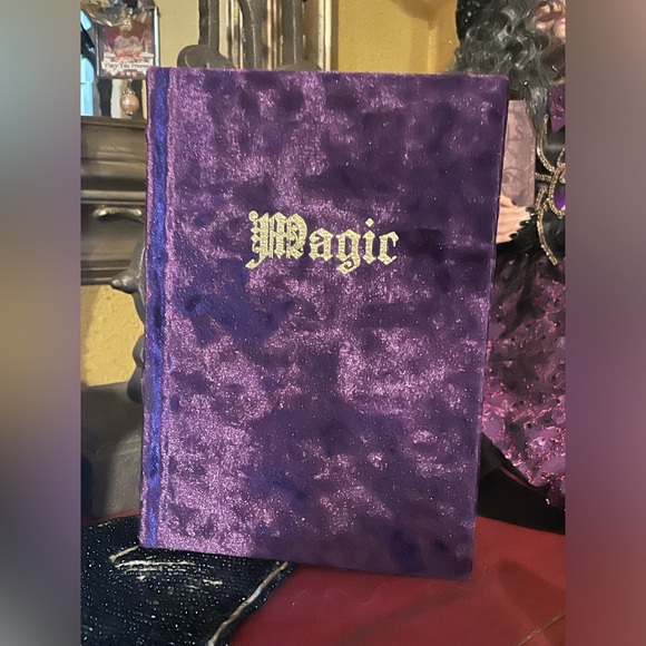 NWOT BUNDLE MAGIC Journal, Spells & Magic Notepad/Pen AND “Eyes Of Frog” Mug - Picture 9 of 17